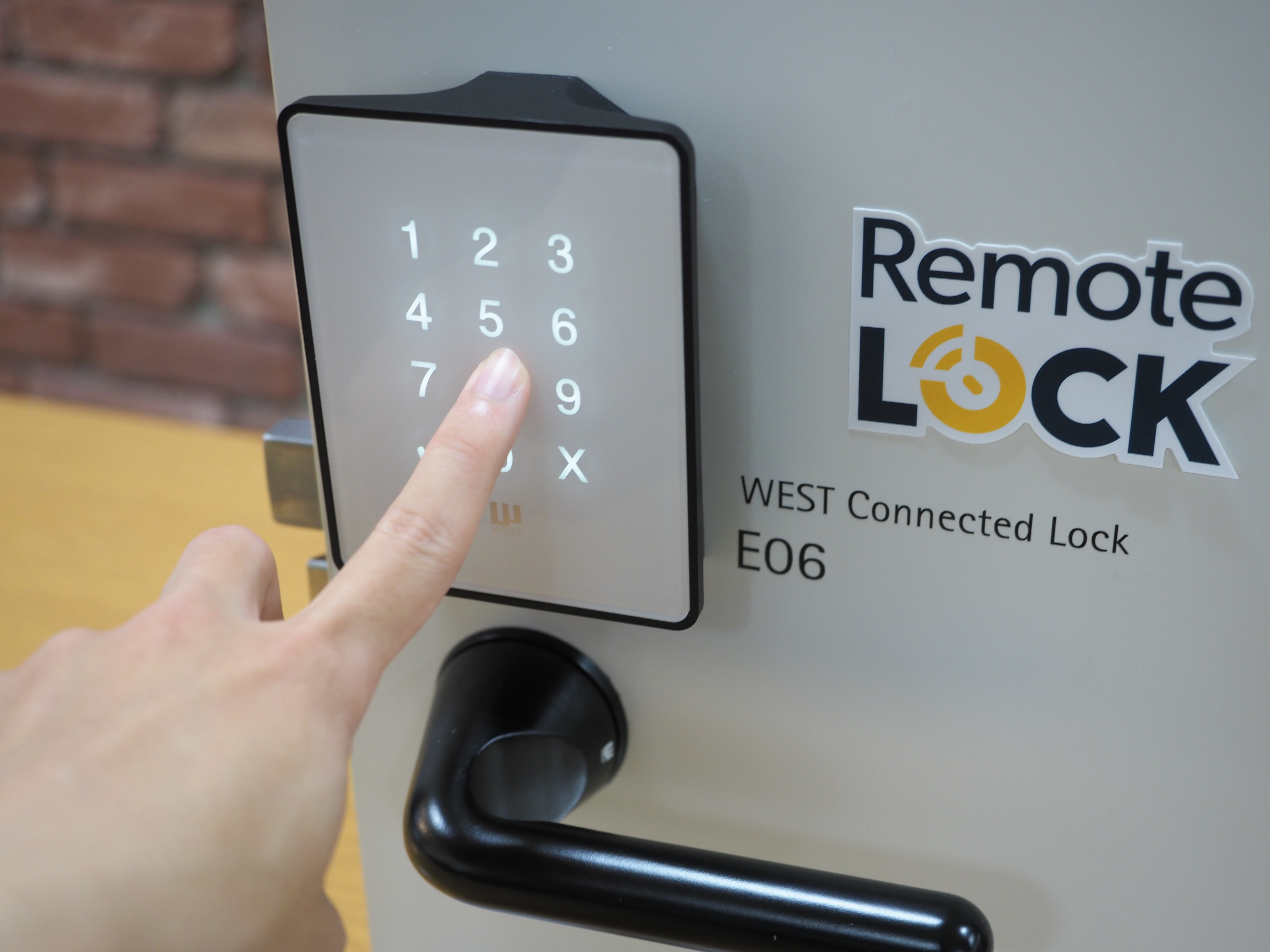 シリンダー交換で取り付けが簡単に！「RemoteLOCK 8j」6つの特長