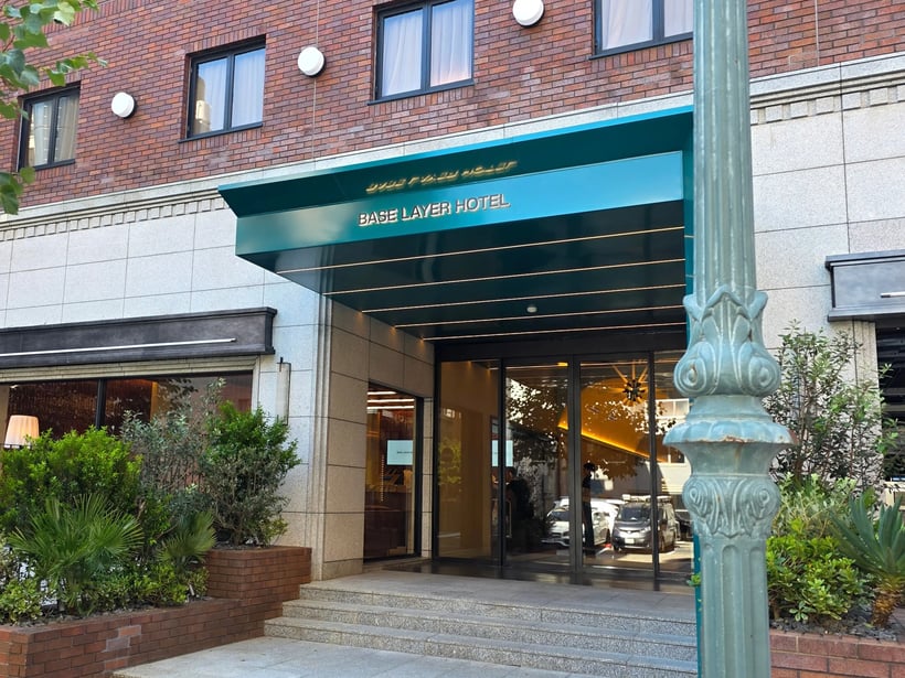 BASE LAYER HOTEL 神戸三宮のエントランス・外観