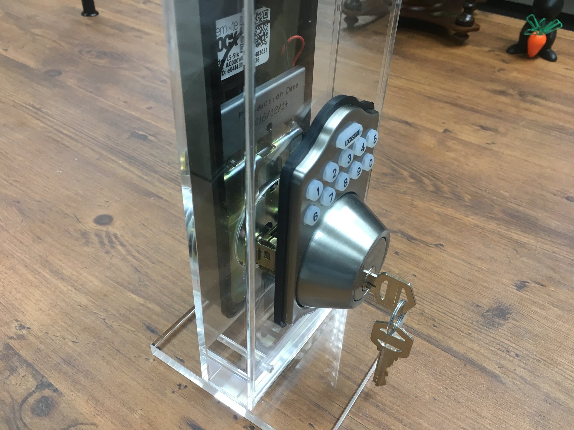 中の仕組みが見えるRemoteLOCK(リモートロック)を作成！