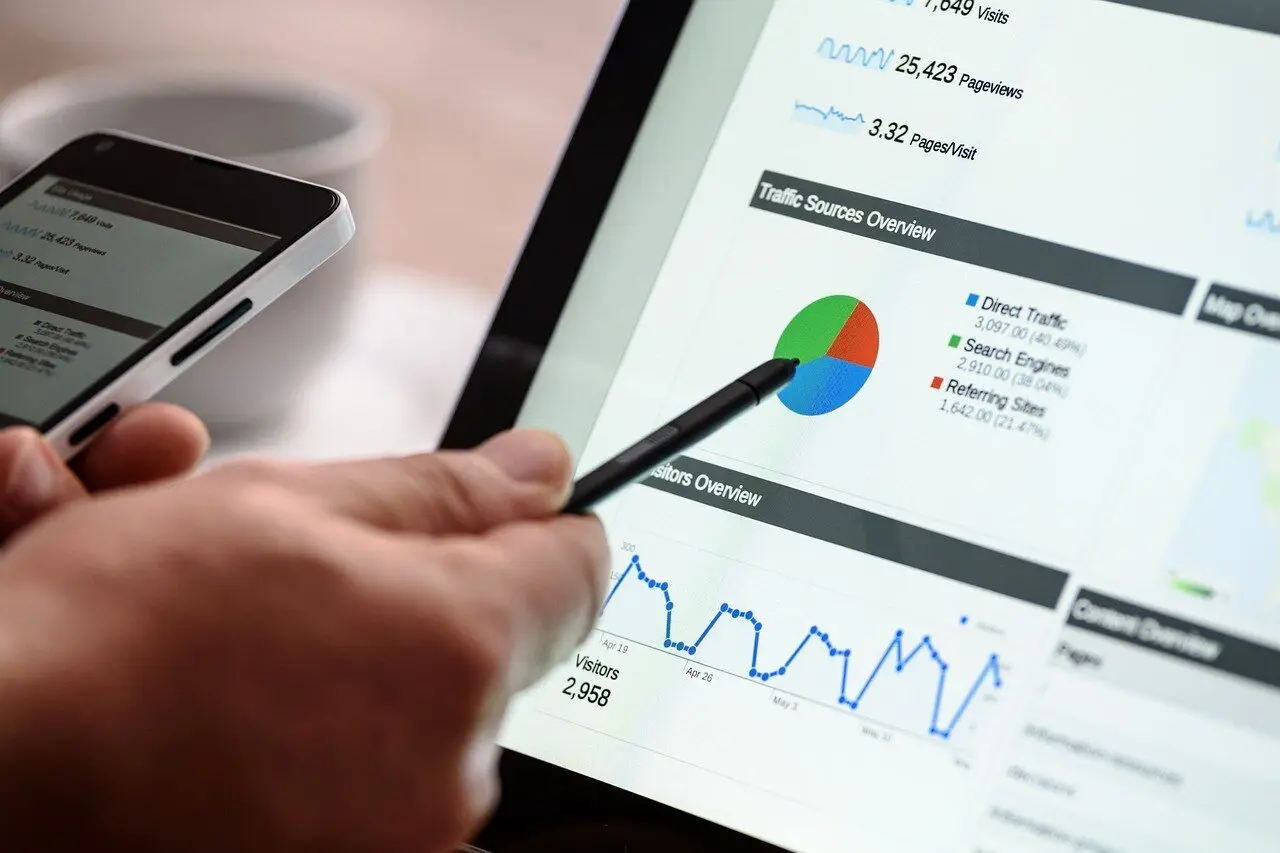 digital-marketing-1725340_1280_compressed