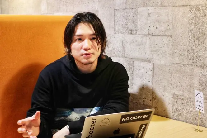 インタビューに答える株式会社いいオフィス　藤井誠 氏